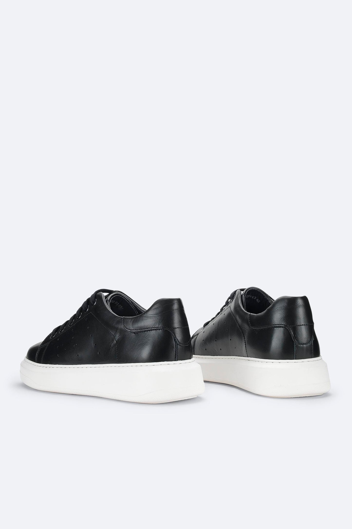 Black Leather Casual Sneakers