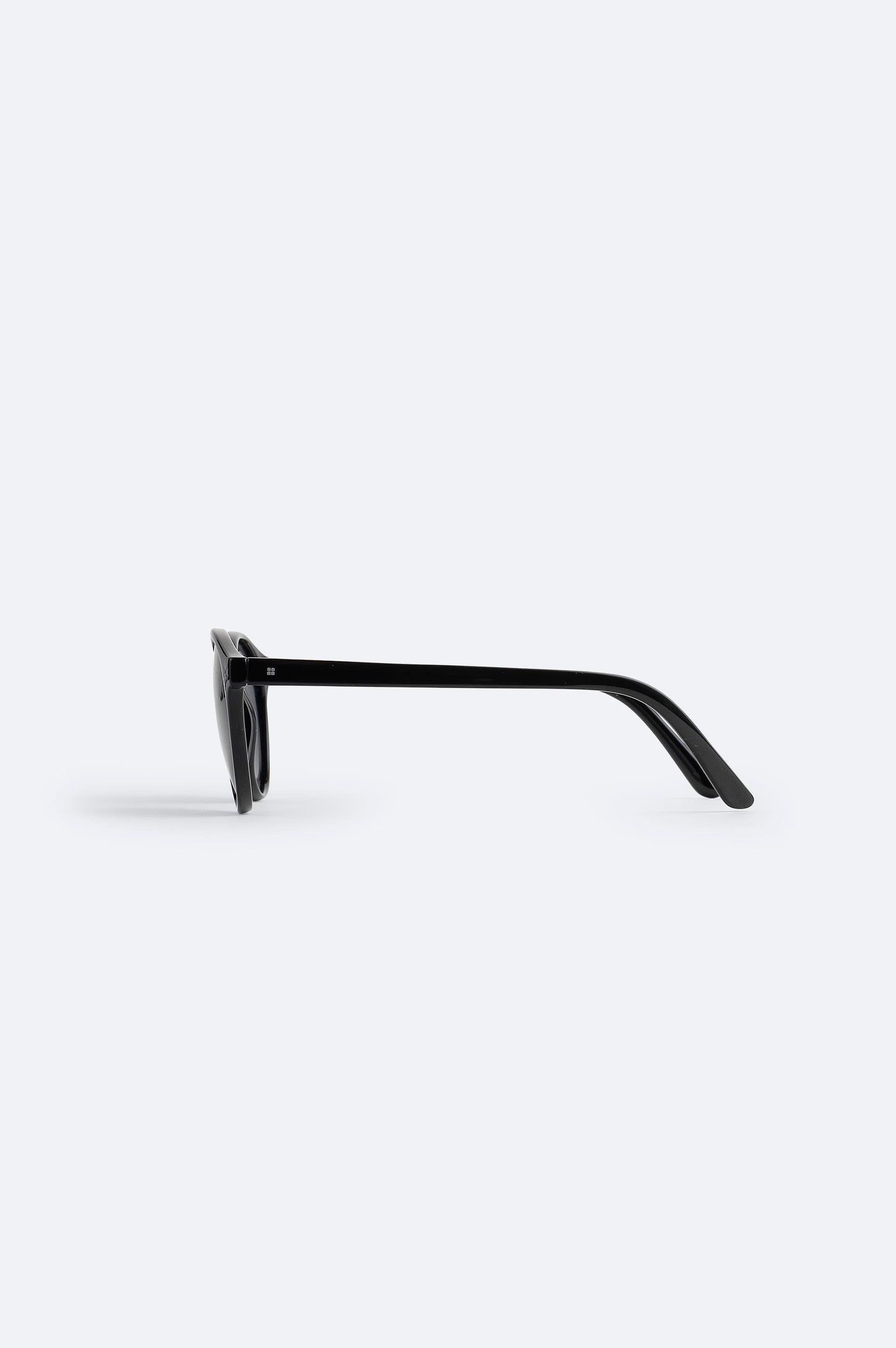 Clear Black Polarized Sunglasses – Round Frame