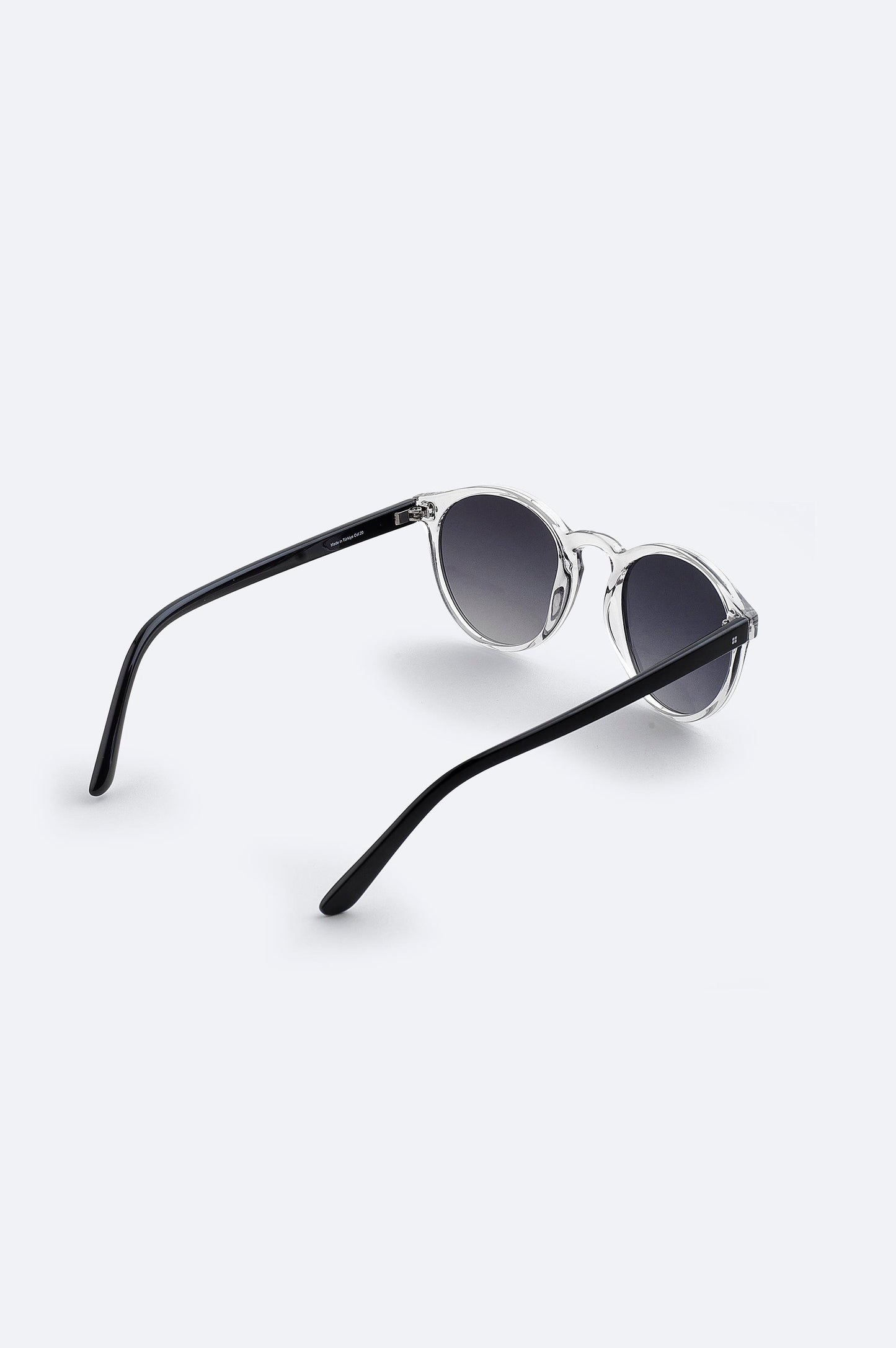 Rear view of Swiftyle’s gray polarized sunglasses with black arms