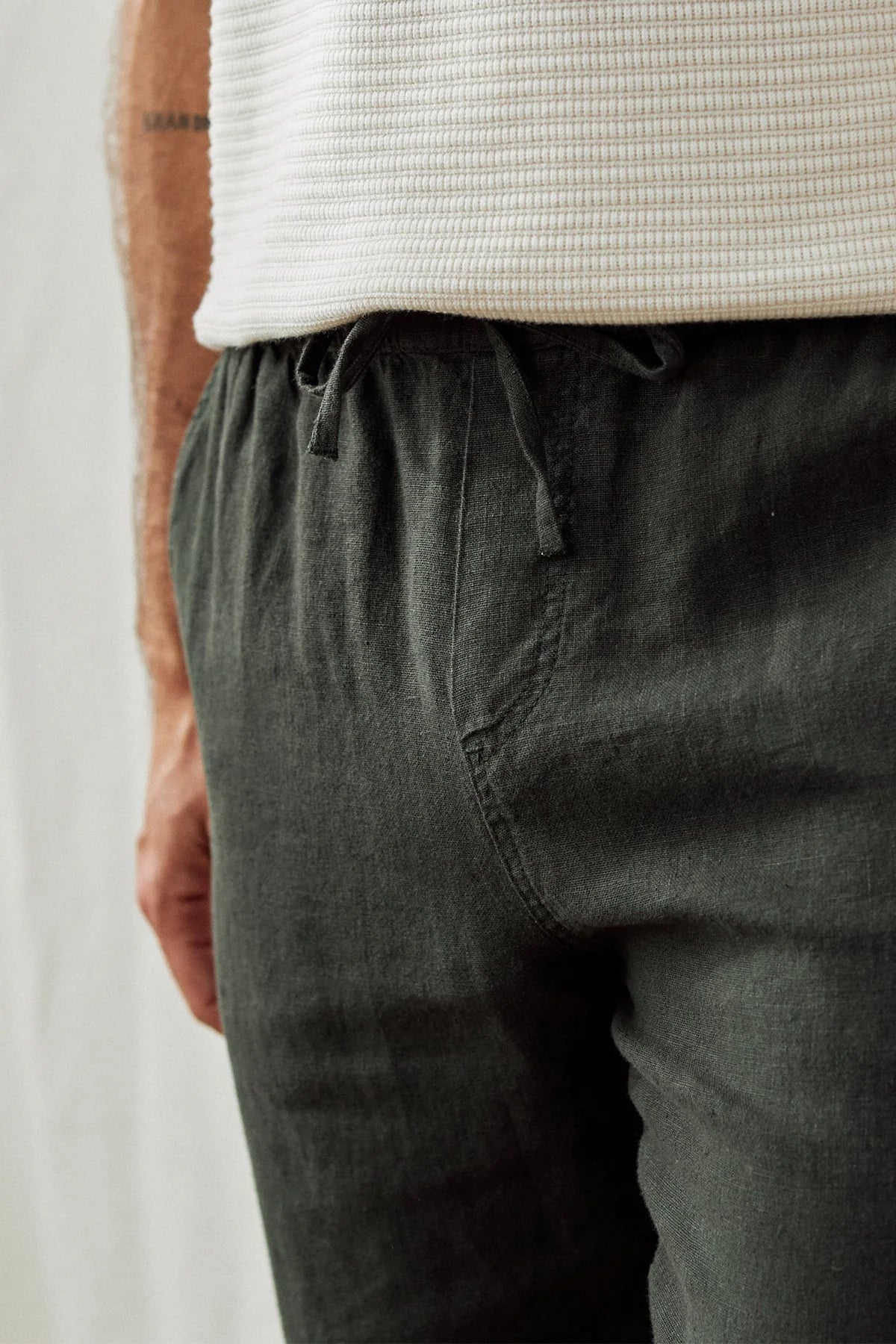 Dark Green Linen Drawstring Waist Pants – Relaxed Fit