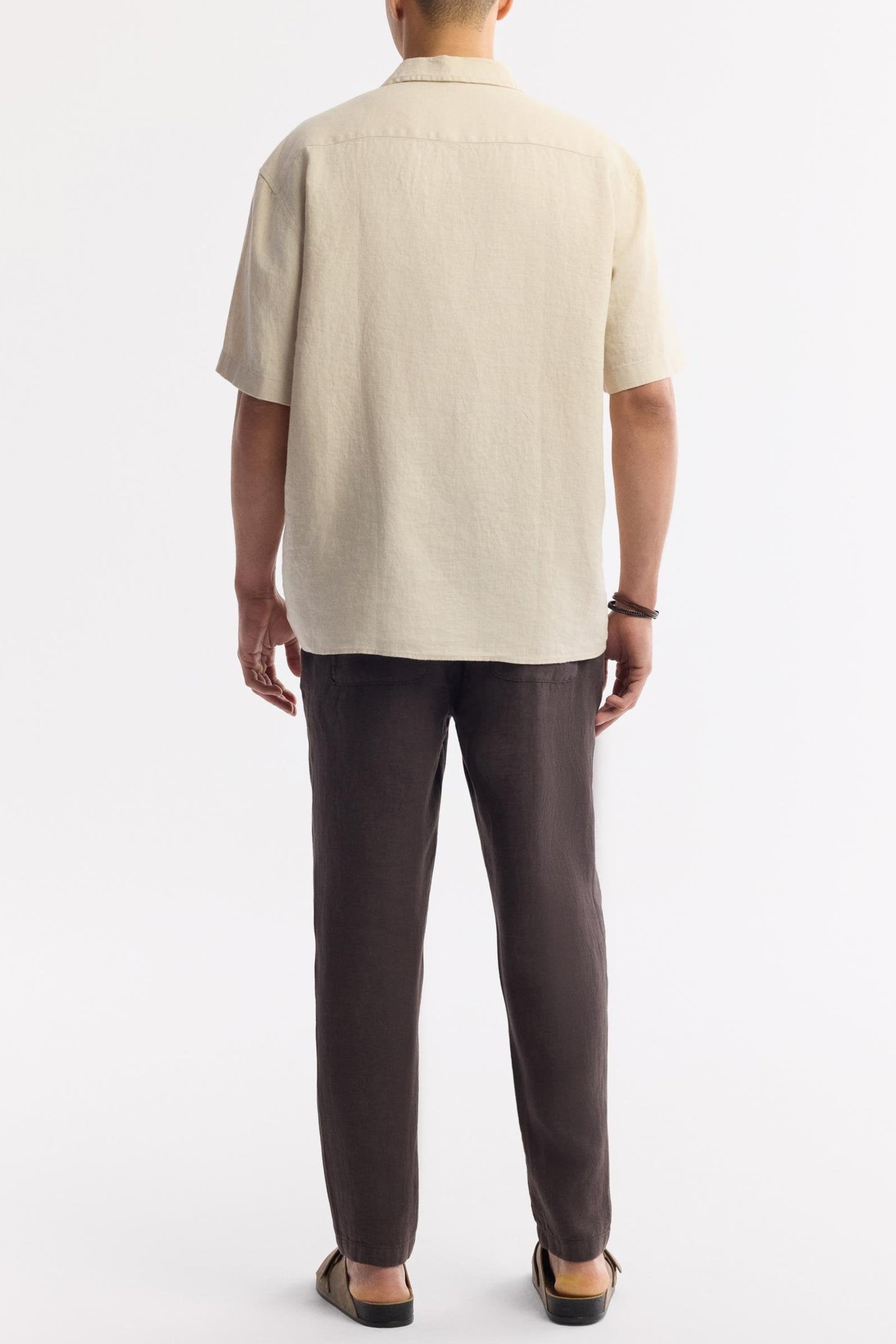 Back view showing shirt fit and stitching on Swiftyle Men's Linen Shirt