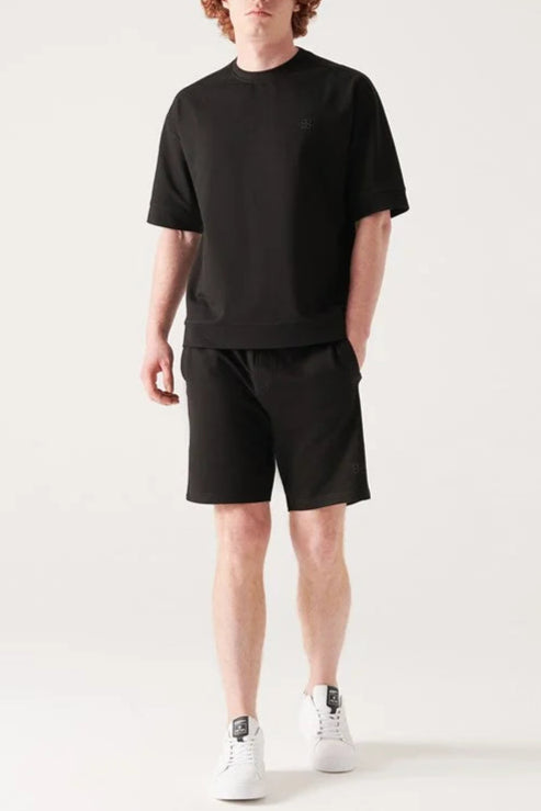 Men wearing black cotton shorts with side pockets – front view – Swiftyle