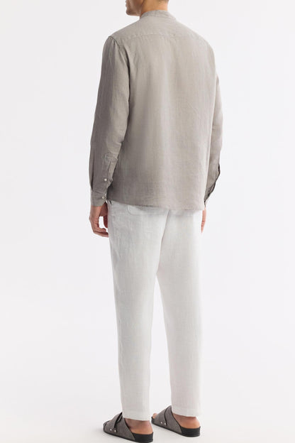 Back view of men’s relaxed-fit gray grandad collar linen shirt